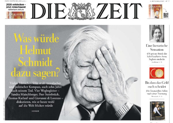 Helmut Schmidt, ikonischer Politiker, auf Titelseite der Zeitungsnummer 17, mit nachdenklichem Ausdruck und Hand vor dem Gesicht.